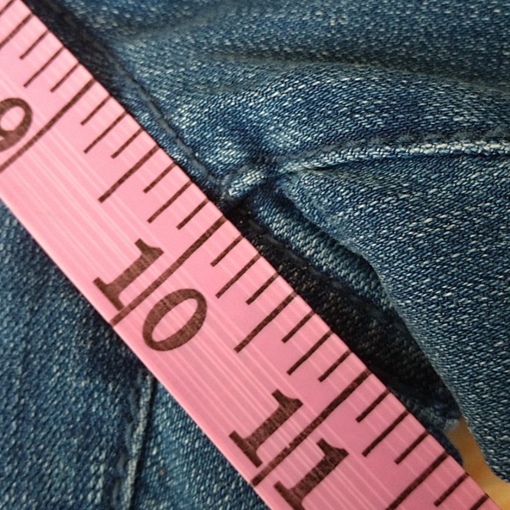 Isaac Mizraha Live cropped jeans. Size 4 - Picture 10 of 11